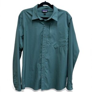 Patagonia Men’s Skiddore Green Button Down Shirt    Size: Large Excellent Cond.